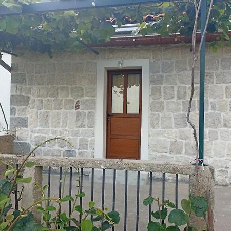 바르 Rustic Stone House 빌라 외부 사진