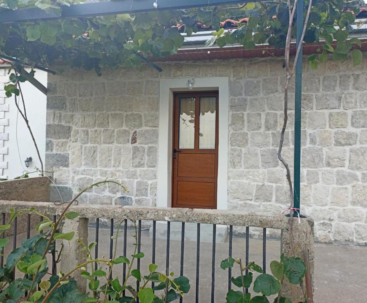 바르 Rustic Stone House 빌라 외부 사진