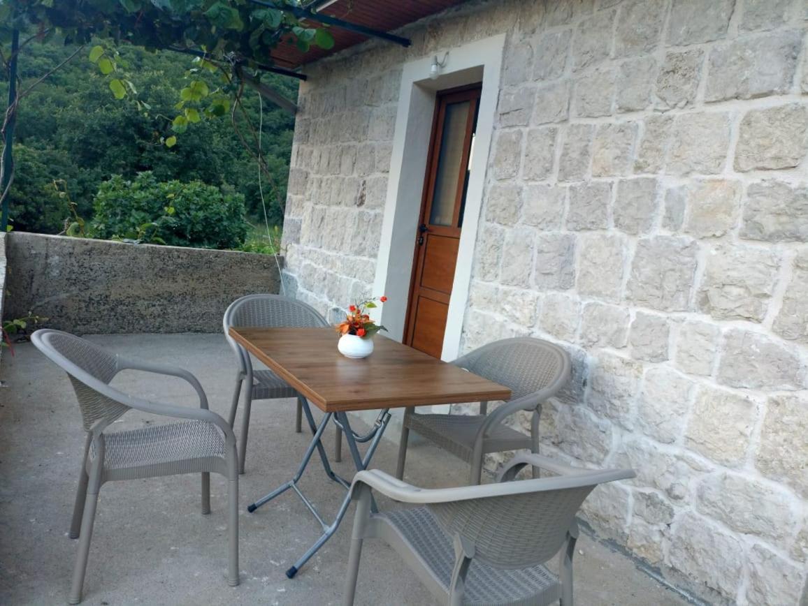바르 Rustic Stone House 빌라 외부 사진