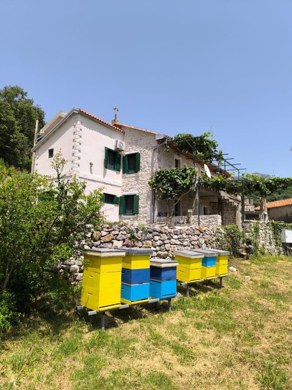바르 Rustic Stone House 빌라 외부 사진